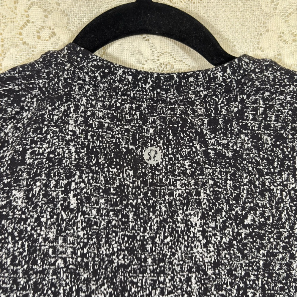 Lululemon Extra Mile Long Sleeve Running Luon Suited Jacquard Black White Size 4 - Picture 12 of 14